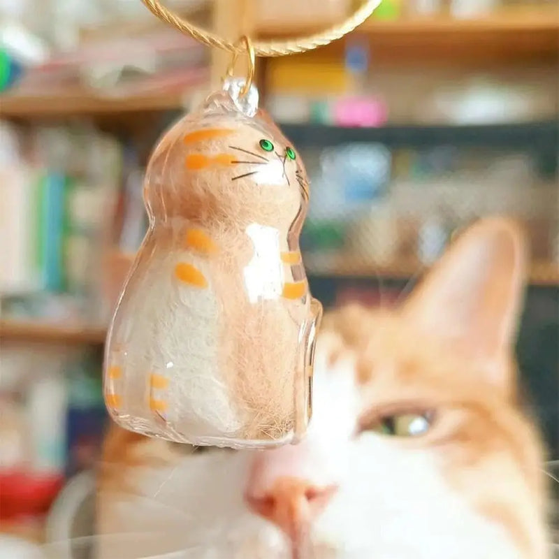 Pet Hair Memorial Keychain, Cat-Shaped Resin Storage Capsule For Cat And Dog Fur Keepsake with an adorable animal-shaped design and key ring attachment